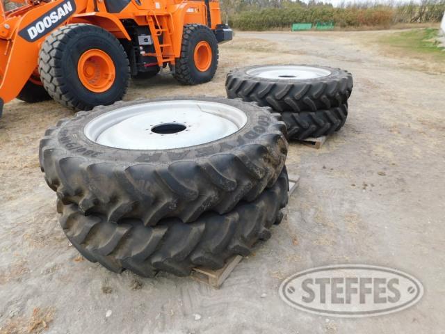 Set of (4) 380/90R46 sprayer tires 